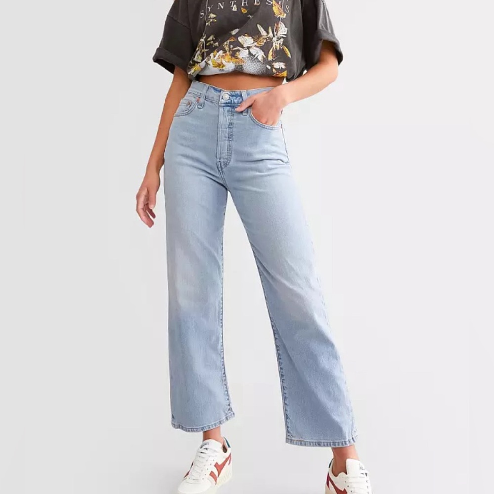 Levi’s rib cage straight ankle